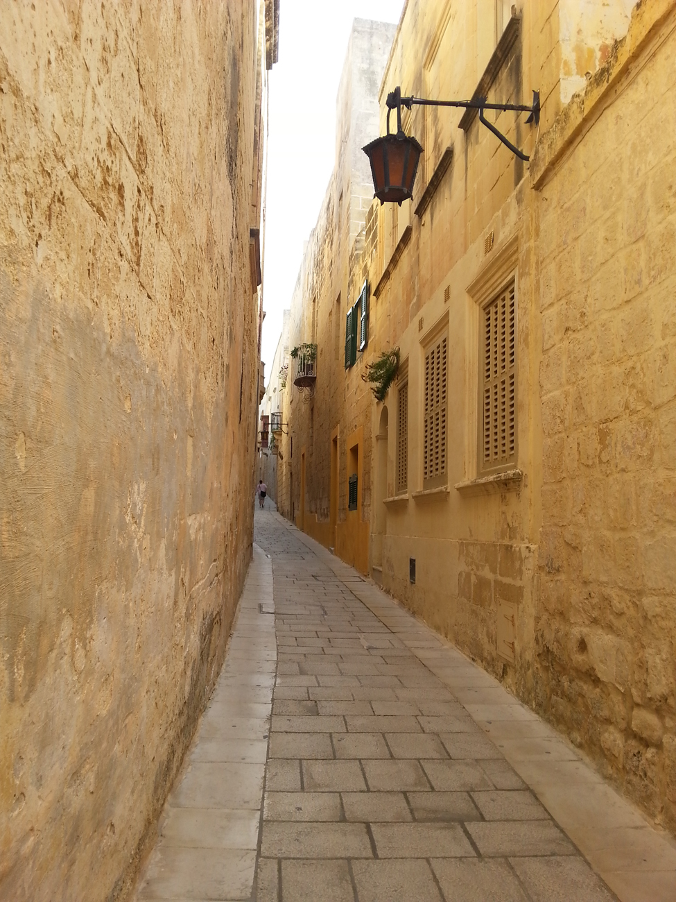 04 Malta wąska uliczka architektura wapień